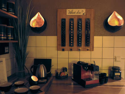 Kitchen: Excellent coffee and tee selection