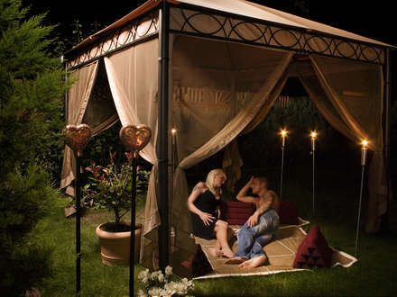 Pleasure Garden: The Pleasure Garden on a lush summer night 