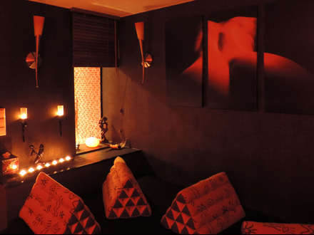Wellness Oasis: Wellness bed in candle light